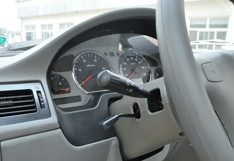 2009款 2.0L汽油豪华型
