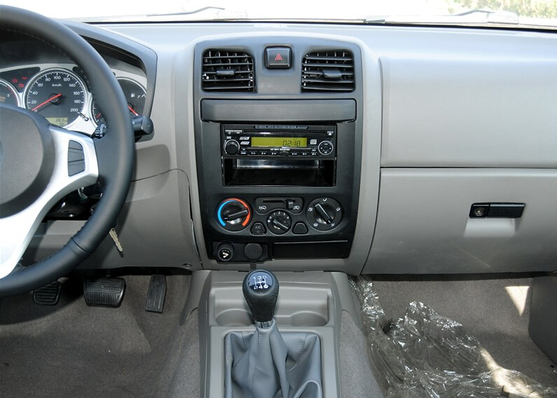 2012款 2.2L两驱商务版