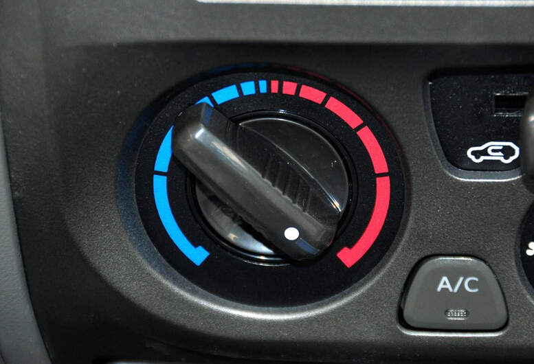 2011款 2.2L财富版 豪华型小双排