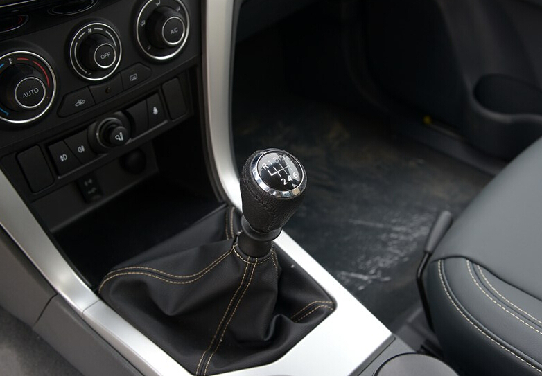 2014款 2.0T两驱精英型4D20B