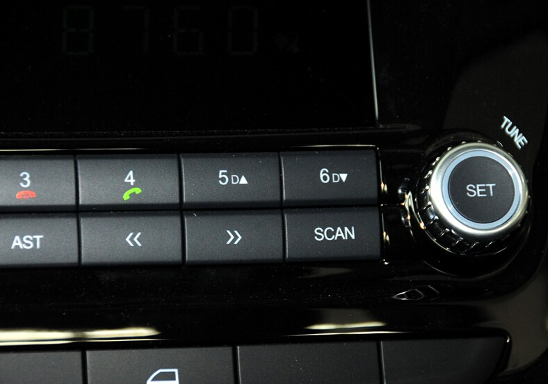 2014款 2.0T两驱精英型4D20B