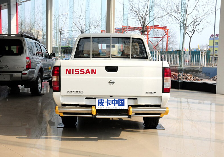 2013款 2.4L汽油两驱标准型