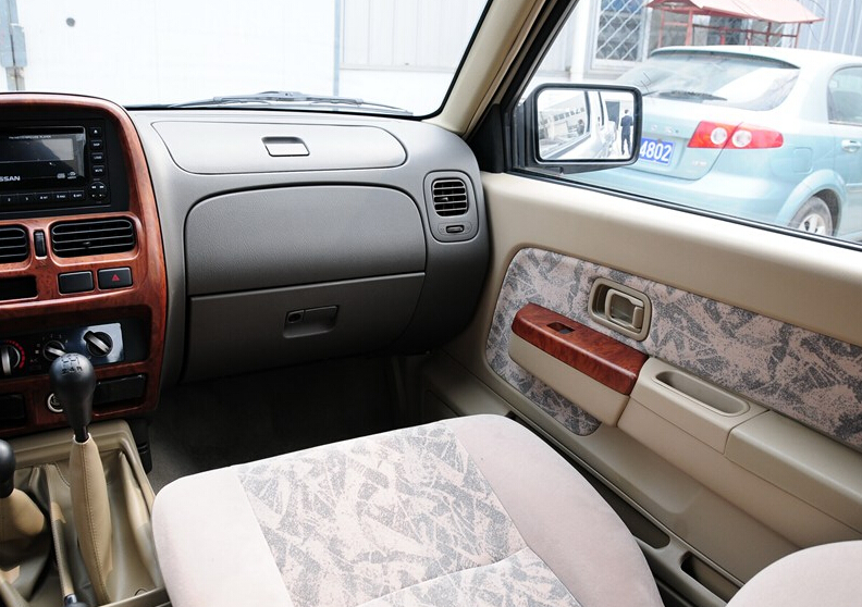 2013款 2.4L汽油两驱标准型