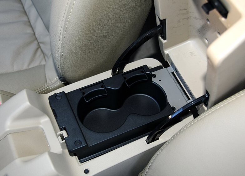 2013款 2.4L汽油两驱标准型