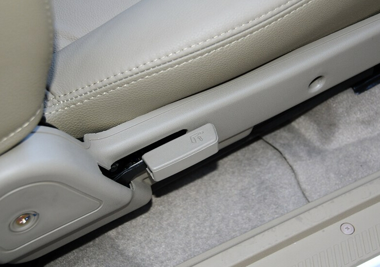 2013款 2.4L汽油两驱标准型