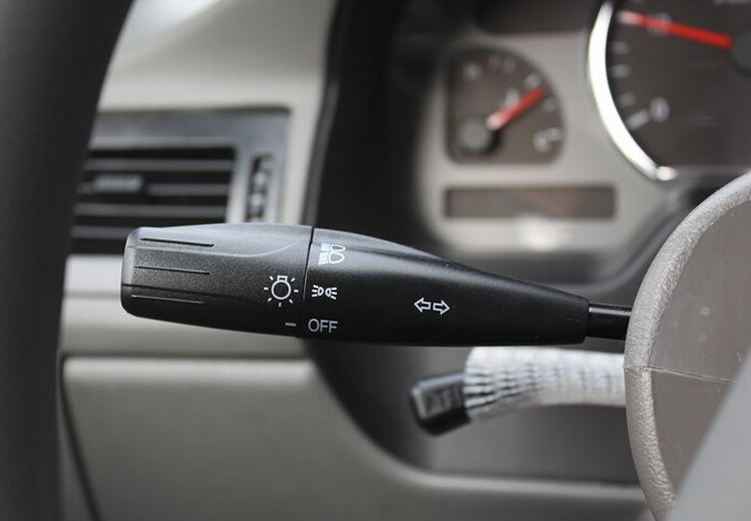 2009款 2.0L汽油豪华型