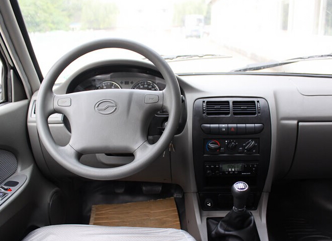 2009款 2.0L汽油豪华型