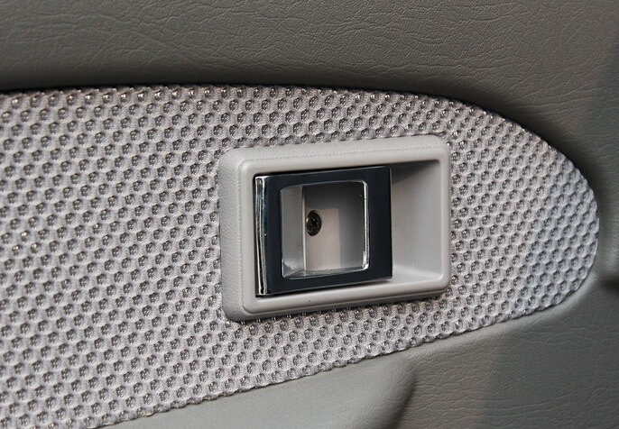 2009款 2.0L汽油豪华型
